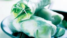 Rouleaux de printemps à la julienne de Concombre de France