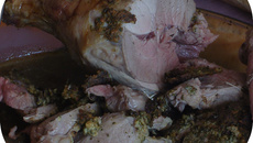 Gigot d'Agneau en croûte de moutarde, parmesan & herbes