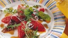 Quenelles de tomates en tartare, vinaigrette balsamique au poireau