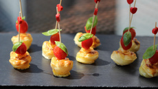 Bouchées feuilletées au fromage de Chevillon