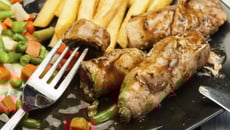 Escalopes de porc roulées façon saltimbocca