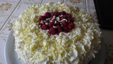 Gâteau aux framboises et chocolat blanc