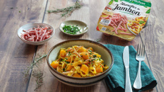 Tagliatelles au butternut rôti et allumettes de jambon