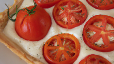 Tarte à la tomate et au fromage frais