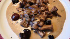 Sauté de chapon sauce foie gras et morilles