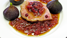 Chapon aux chutney de figues et gelée de groseille