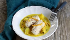 Lotte, sauce à l'orange et aux herbes fraîches