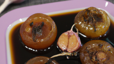 Ail confit à la liqueur de coquelicot