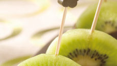 Sucettes de kiwi de l'adour au chocolat IGP