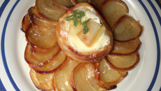 Tatin de pommes de terre au brie de Meaux