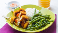 Petites brochettes de Bâtonnets Panés de Colin