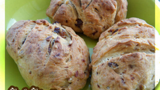 Petits pains briochés aux fruits secs
