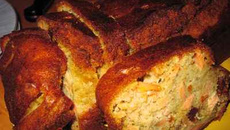 Cake au saumon ensoleillé