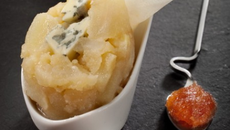 Terrine de poires caramélisées au miel du Lubéron et à la Fourme d'Ambert, pâte de coing maison