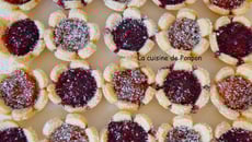 Sablés fleurs à la confiture