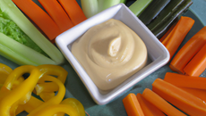 Crudités de légumes de l'île avec leur aïoli de curry