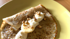 Crêpe à banane et noix de coco