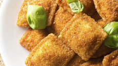 Ravioles frites à la mozzarella et basilic