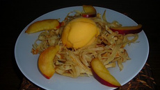 Tagliatelles de crêpes, flambées au rhum