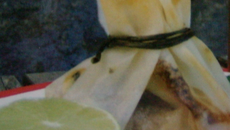 Aumônières de saumon, confiture de poire et roquefort