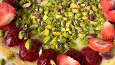 Tarte aux fraises, pistaches et citron confits