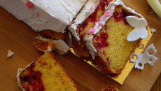 Cake aux framboises et glaçage royale citron (sans gluten)