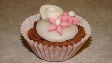 Cupcakes au chocolat et fondant pâtissier