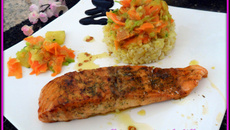 Pavé de saumon caramélisé et ses tagliatelles de courgette carotte