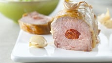 Rôti d'agneau farci à la merguez et tome de Savoie