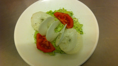 Pétale de radis noir à la mousse d'avocat