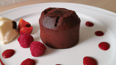 Fondant au chocolat et son coulis de framboises