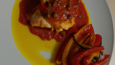 Lotte au coulis de poivrons rouges