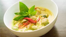 Joue de lotte au curry et lait de coco