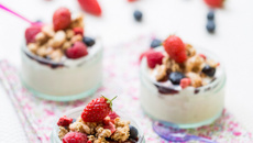 Frozen Yogurt à la Banane, aux Fruits Rouges & Country Crisp Fraise de Jordans