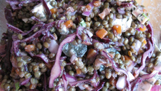 Salade de lentilles vertes, chou rouge et raisin