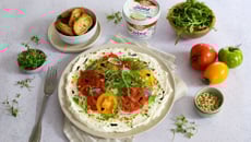 Salade de tomates au labné