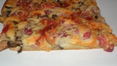 Pizza pâte liquide aux lardons et champignons