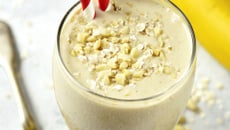 Smoothie à la banane et au beurre de cacahuètes