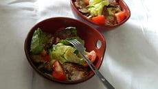 Lapin poêlé sur son lit de verdure !