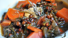 Soupe de lentilles, carottes et feuilles de navet, fenouil et céleri