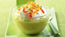 Île flottante sur crème pistache