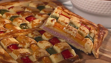 Tarte tressée multicolore