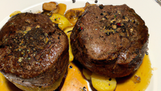 Filet mignon en tournedos et sucrines aux épices