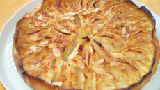 Tarte aux pommes normande et sa crème aux amandes