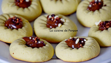 Biscuit au presse agrume à la crème de pistache et à la confiture de lait