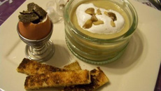 Soupe de panais à la chantilly au sumac et son œuf coque truffé