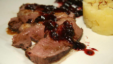 Mignon de porc, chutney de canneberges au sirop d'érable, écrasée de patate douce