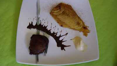 Muffin choco fondant, triangle fin aux pommes,quenelle vanille et éclat de chocolat fondu!