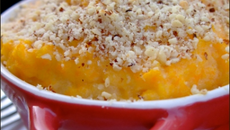 Gratins de pommes de terre et courge butternut aux agrumes et chapelure de noisettes