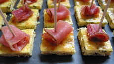 Bouchées oignons blancs et jambon de Vendée